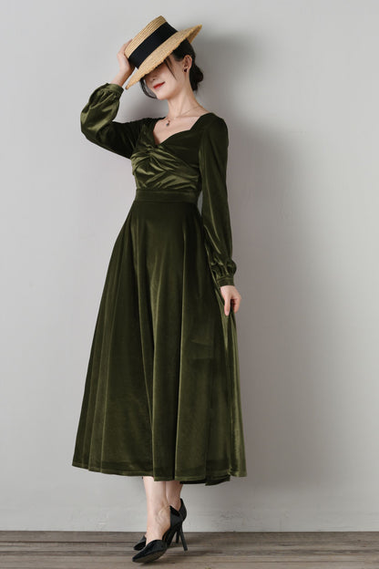 Green Velvet Midi Dress - Sweetheart Neckline, Fit and Flare Silhouette c5454