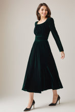 Load image into Gallery viewer, Green Velvet Autumn Dress Women C4328
