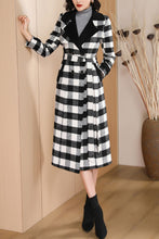 Load image into Gallery viewer, Women&#39;s Autumn and winter white and black plaid coat C4214
