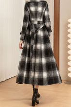 Load image into Gallery viewer, Black White Plaid winter wool coat C4204
