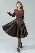 Load image into Gallery viewer, Womens midi plaid wool skirt C4449
