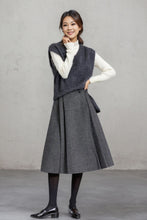 Load image into Gallery viewer, Gray midi winter wool skirt women C4456
