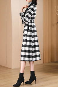 Women's Autumn and winter white and black plaid coat C4214