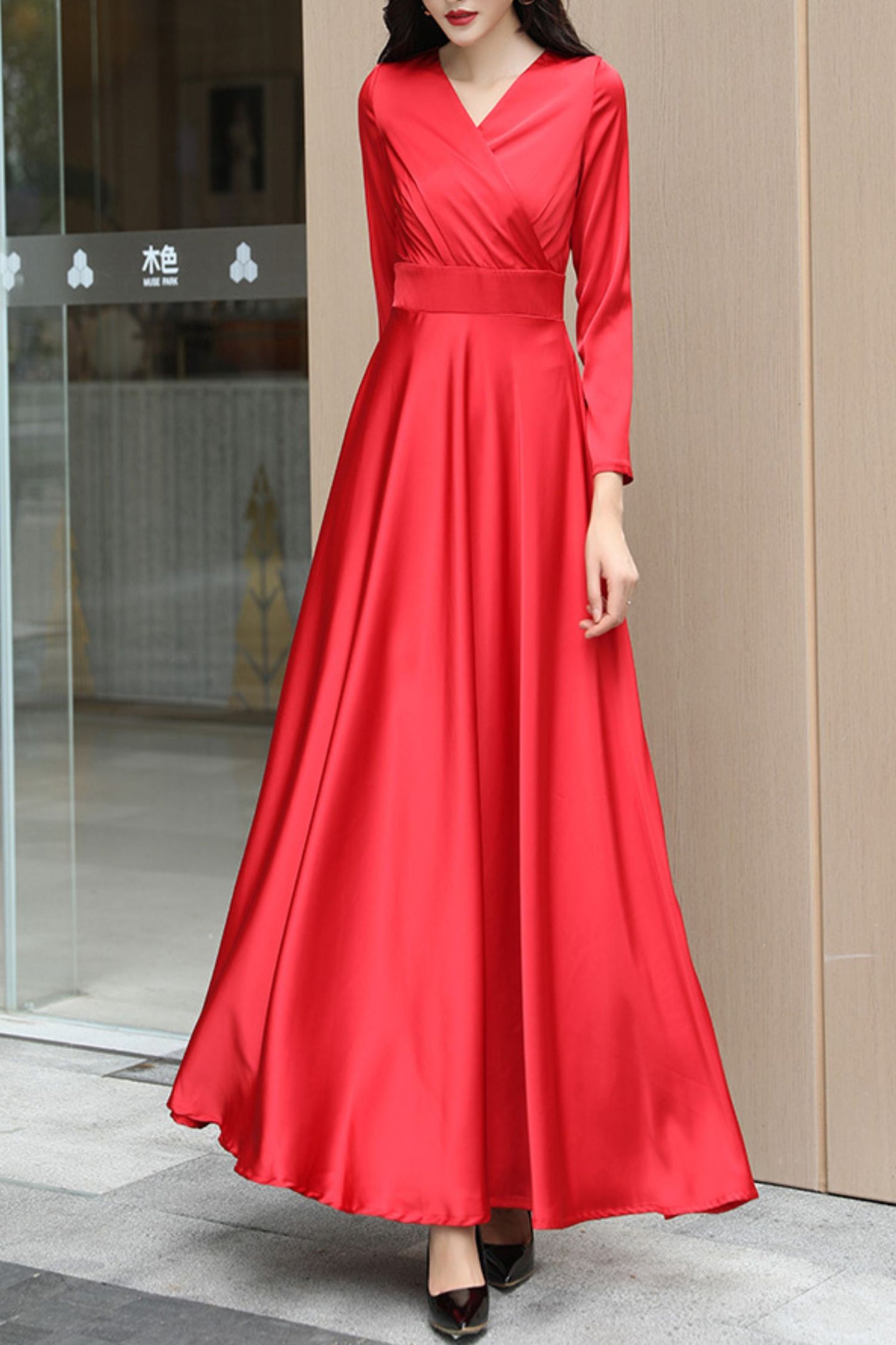 Red long-sleeved V-neck long dress C4178