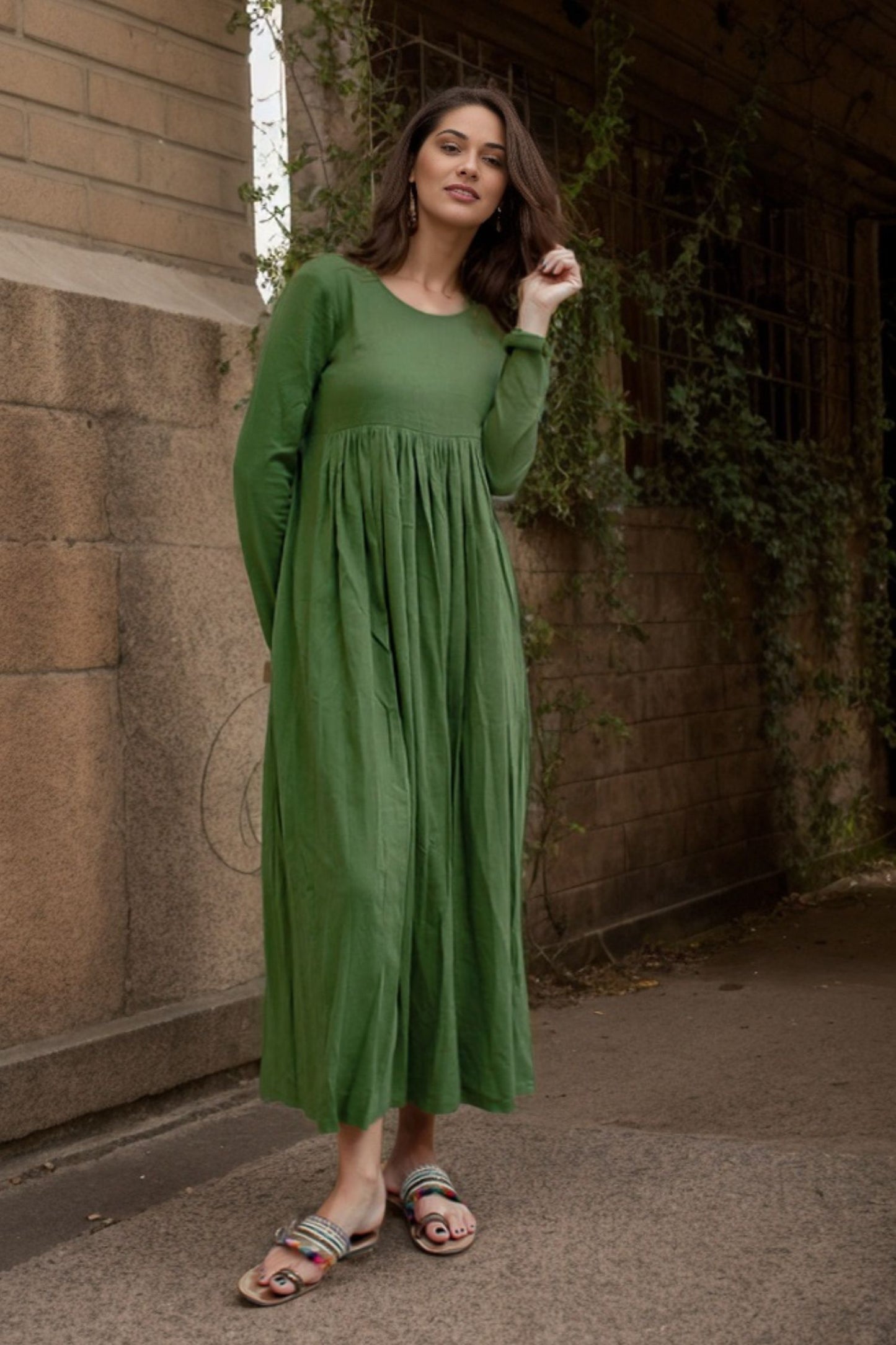 Long-Sleeve Green Linen Maxi Dress C4632