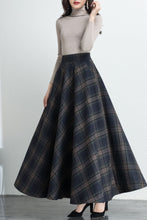 Load image into Gallery viewer, Winter Plaid Wool Skirt C4276
