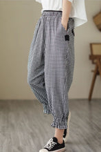 Load image into Gallery viewer, Plaid loose fitting linen pants women C4430
