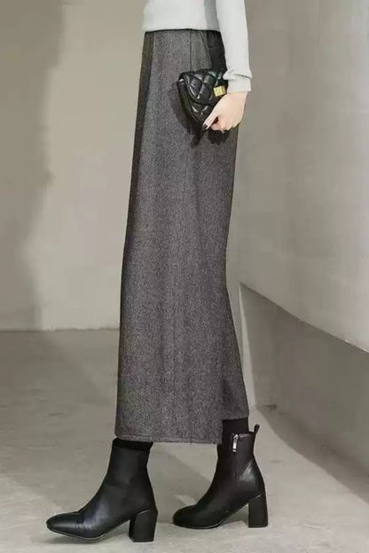Loose fitting midi wool pants c5086