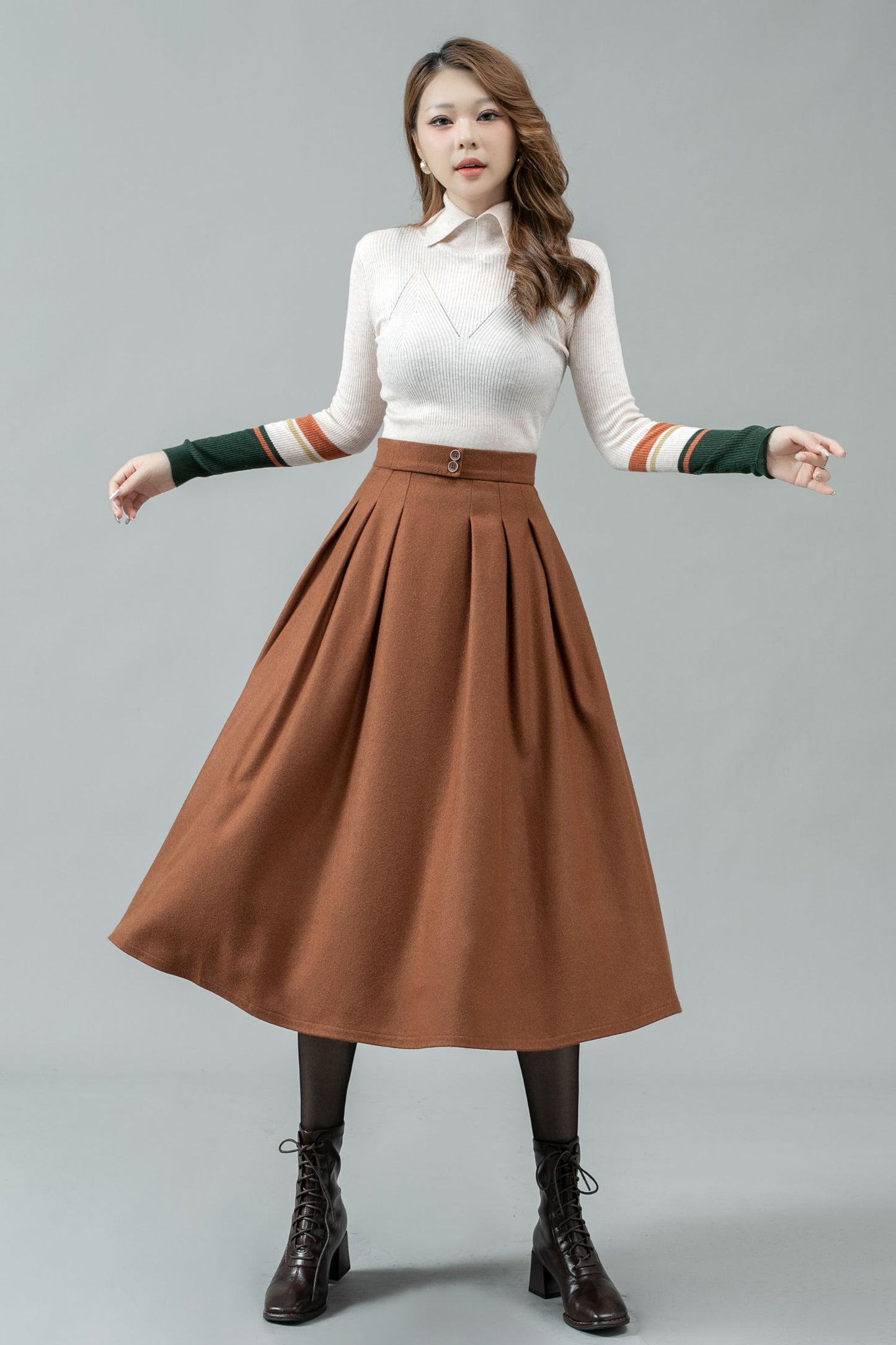 Pleated midi winter wool skirt with pockets C4445