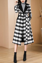 Load image into Gallery viewer, Women&#39;s Autumn and winter white and black plaid coat C4214
