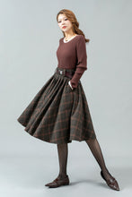 Load image into Gallery viewer, Womens midi plaid wool skirt C4449
