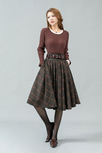 Load image into Gallery viewer, Womens midi plaid wool skirt C4449
