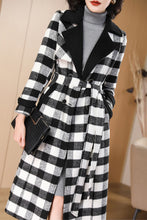 Load image into Gallery viewer, Women&#39;s Autumn and winter white and black plaid coat C4214
