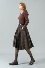 Load image into Gallery viewer, Womens midi plaid wool skirt C4449
