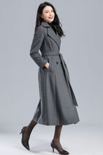 Load image into Gallery viewer, Warm Wool Maxi Coat Women C2462
