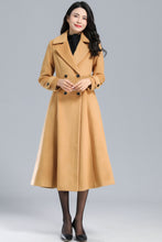 Load image into Gallery viewer, Long Wool Camel Coat Women C2467
