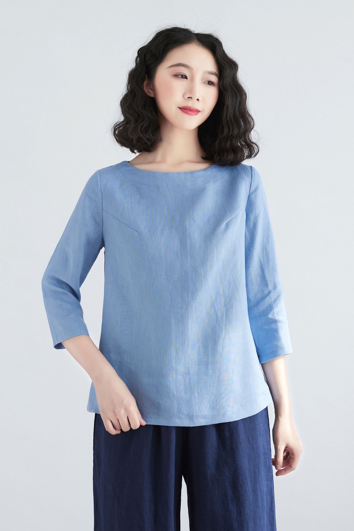 3/4 sleeve Linen blouse in blue C2705
