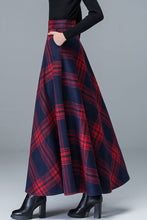 Load image into Gallery viewer, Plus Size Full Flared Plaid Wool Maxi Skirt C2490
