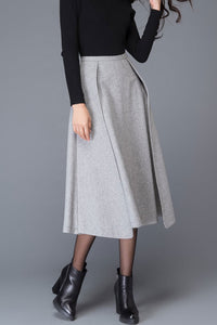 Pleated midi wool skirt in grey C1020