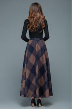 Load image into Gallery viewer, Long Thick Plaid Wool Skirt C3128
