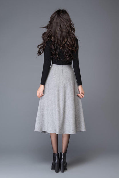 Pleated midi wool skirt in grey C1020