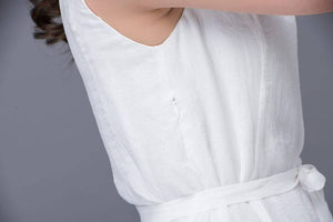 Sleeveless little white dress C879