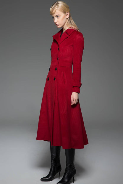 Double-Breasted Woman's Coat with Black Buttons C741