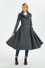 Load image into Gallery viewer, Long gray wool coat, winter women coat, fit and flare coat, warm winter wool coat, double breasted coat, coat woth pockets C1370
