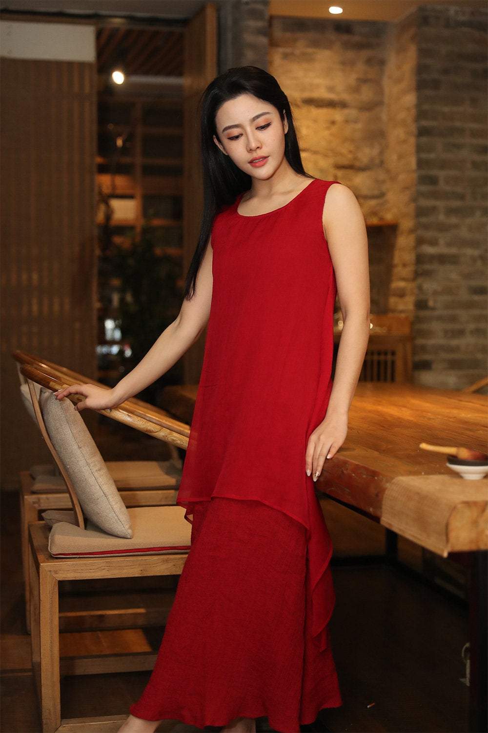 sleeveless dress