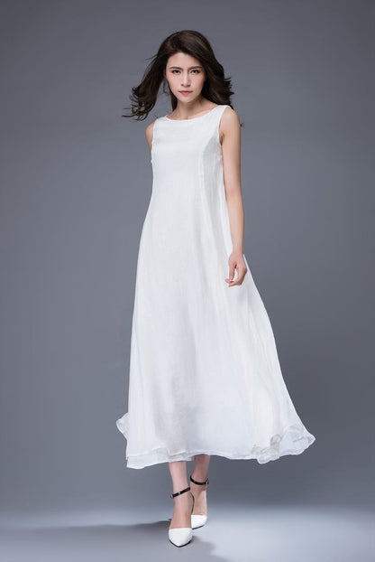 Sleeveless little white dress C879